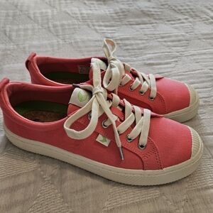 Cariuma sneakers, size 9, pink, like new